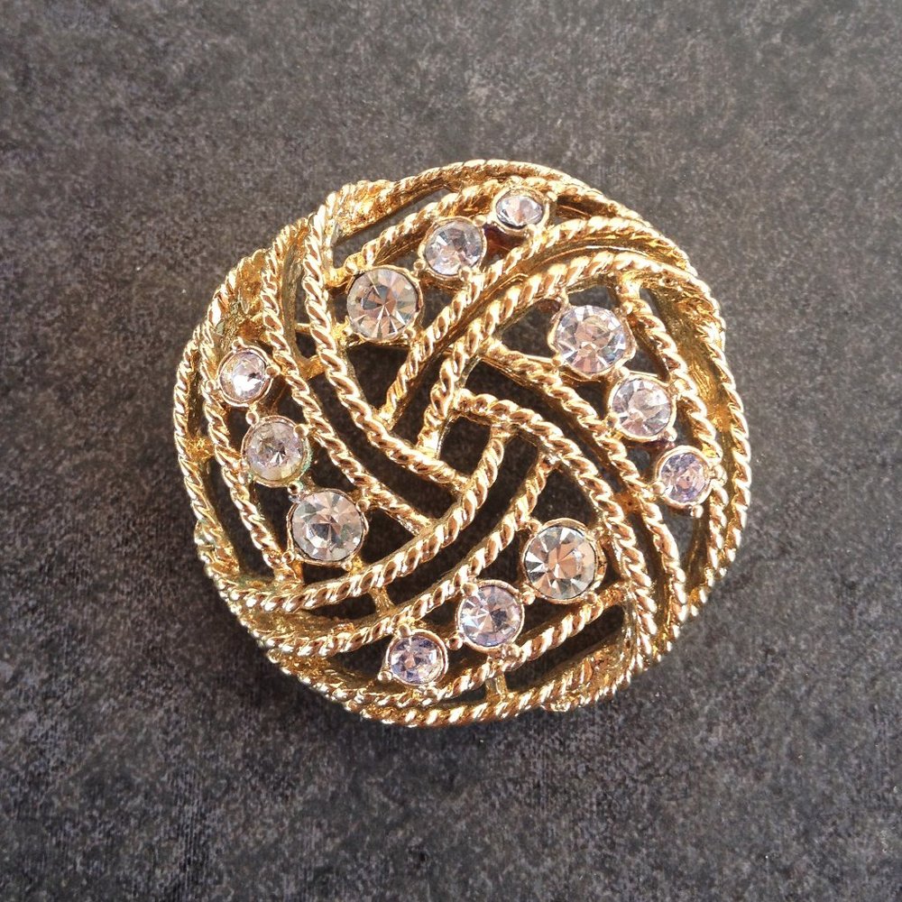 Vintage Gold Tone 70's Fashion Brooch